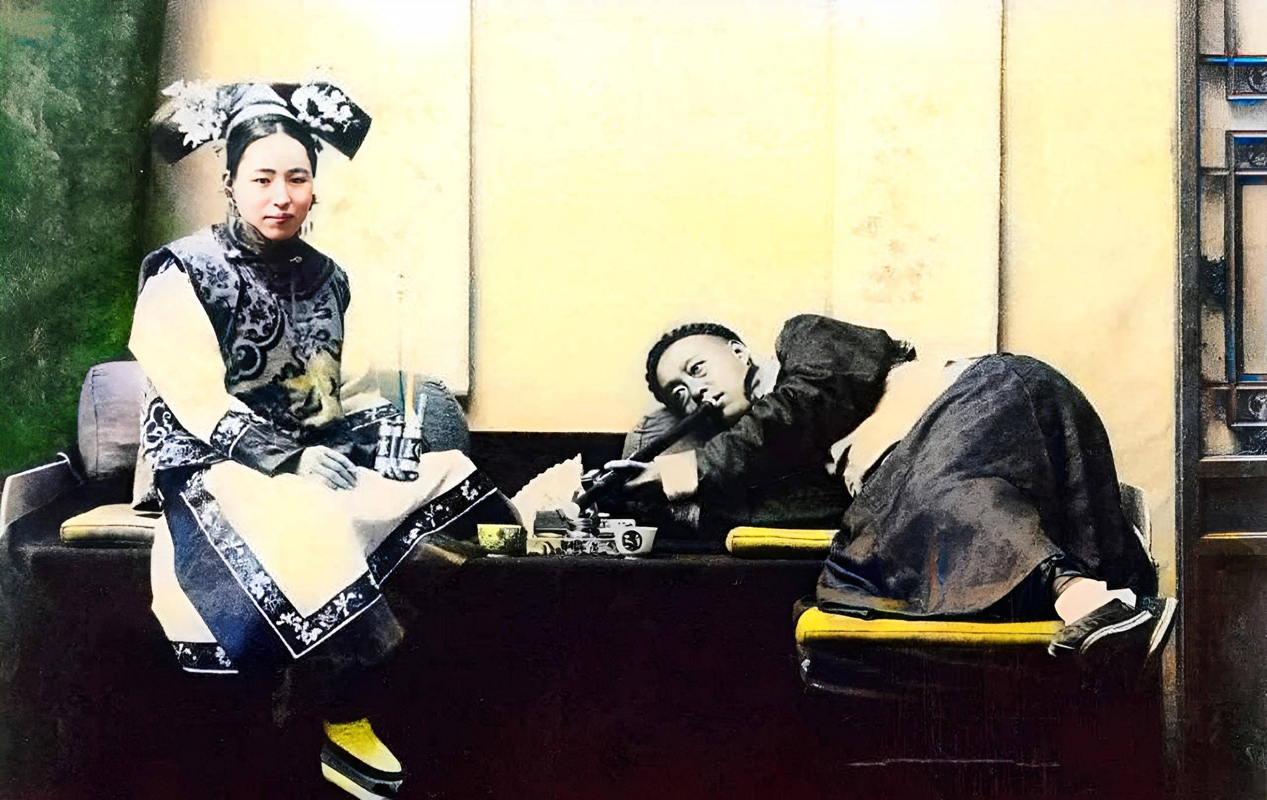 晚清举国上下吸食鸦片,末代皇后排场最大,全程只有嘴在动_中国_清朝