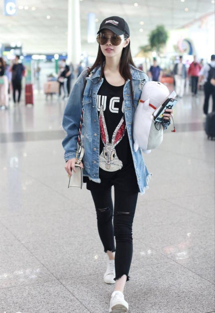 宋轶上宽下窄的穿搭方式,美成焦点_牛仔_衬衫_黑色