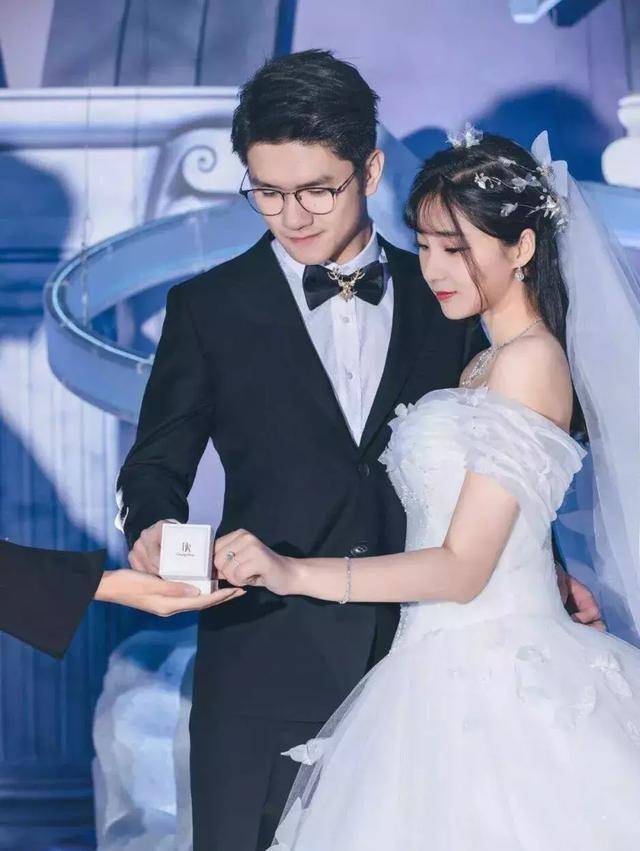 戚蓝尹自揭若风曾爱上其他女生,四年恋爱在婚前曾经历八个月分手_节目