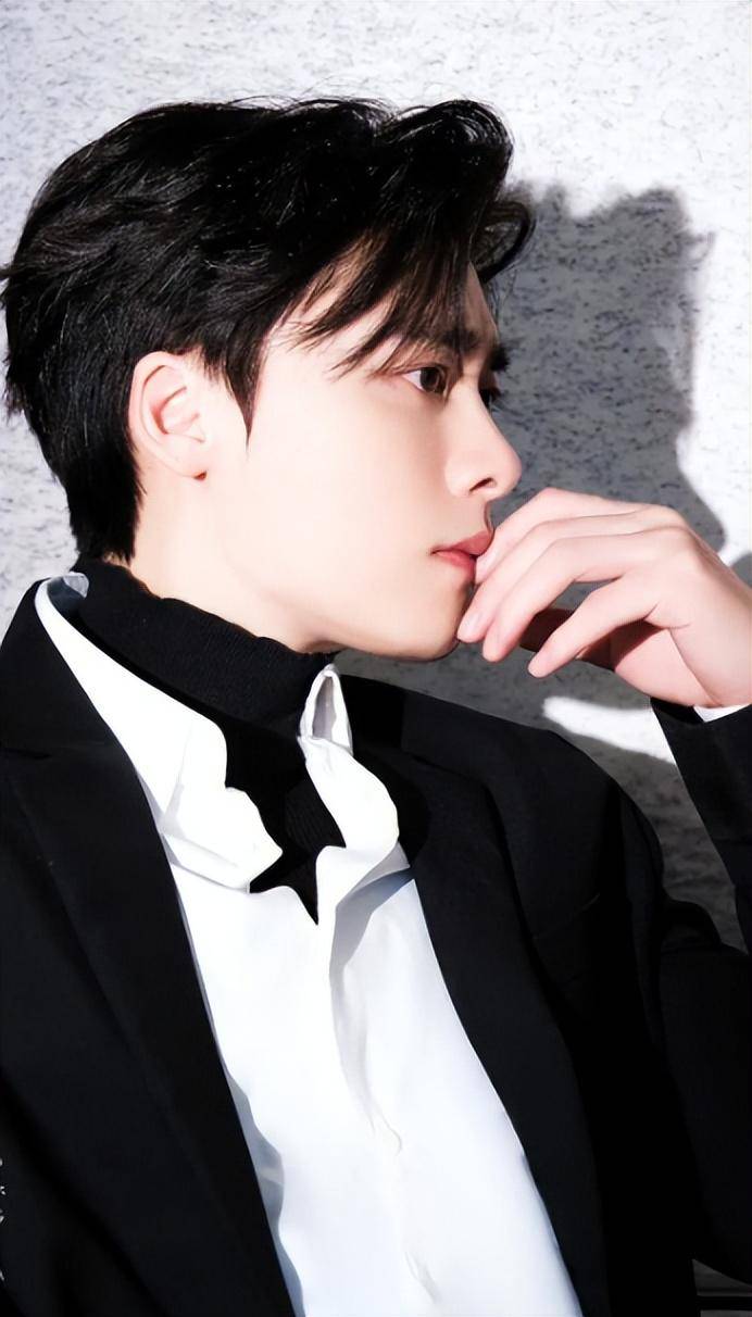 李易峰被抓后,首次透露近况,粉丝已把评论区沦陷_王弢_相关_违法