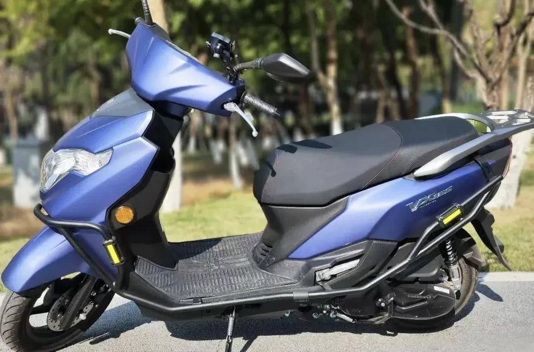 豪爵虎鲨vx125踏板!小巧灵活,你喜欢这款车型吗?_搜狐汽车_搜狐网