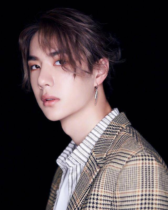 青2:lisa指导选手时黑脸不留情面,堪比王一博,孔雪儿受挫大哭_测评