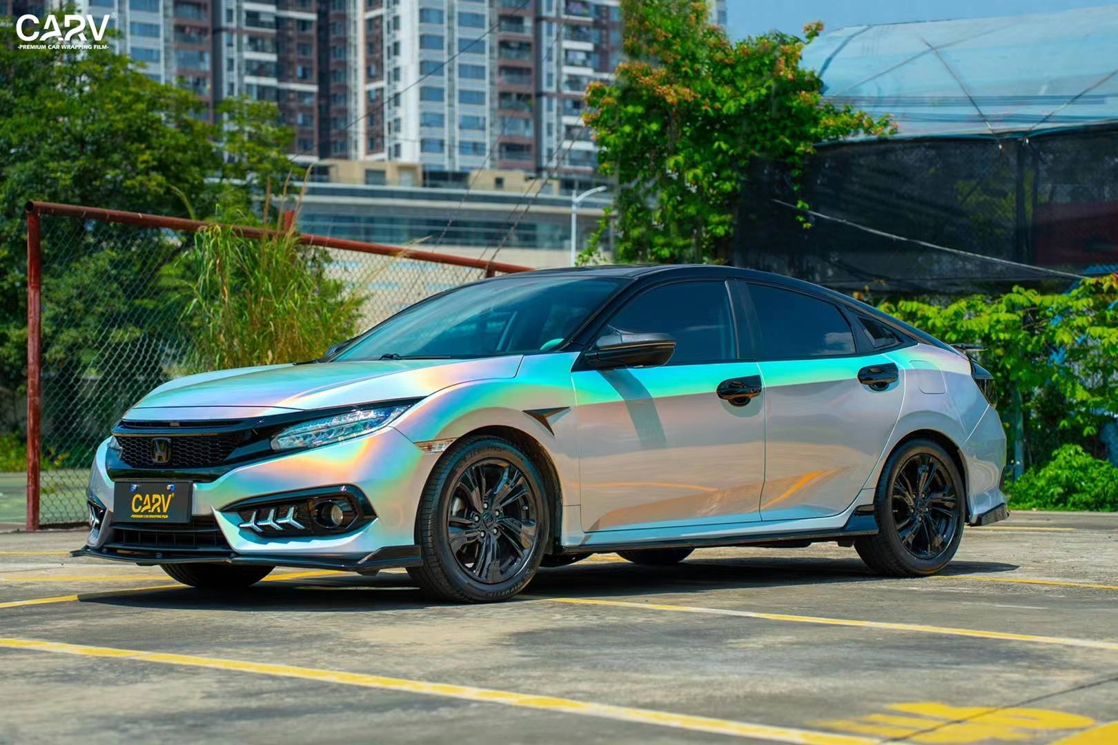 本田思域卡孚改色膜白金液态镭射白,阳光下自由灵动的七彩流光