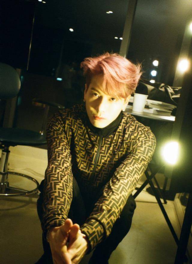 全球艺人王嘉尔不再与jyp续约,合约将回归teamwang公司_嘎嘎_形象