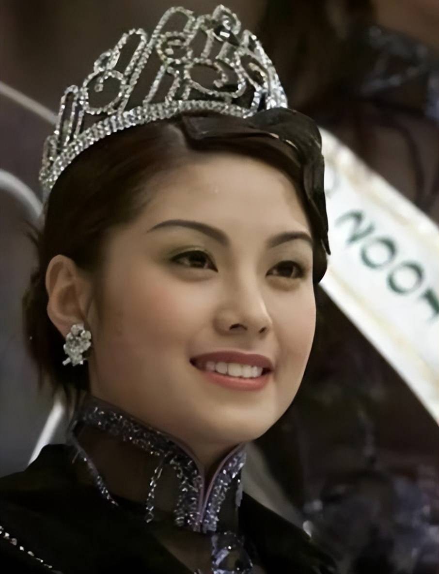 华裔小姐冠军廖碧儿谈感情问题:专一爱一个人,无论对方做错什么事