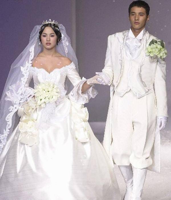 身家过亿婚礼只花6000,10年不拍戏热度不减,元斌到底