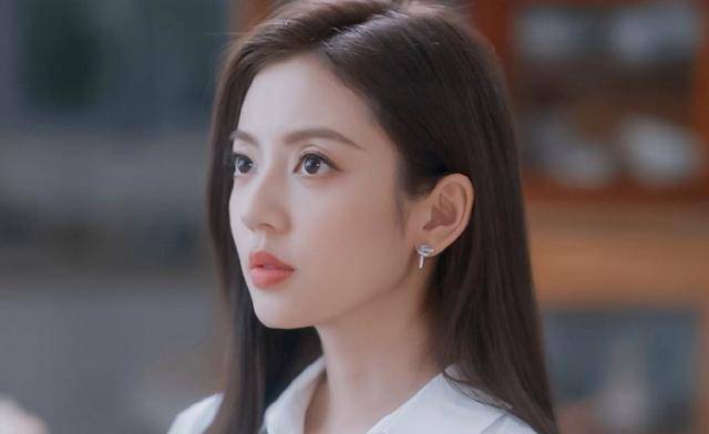 心跳:何瑞贤演绎一个倍感虐心的角色_顾译_乔净_女友