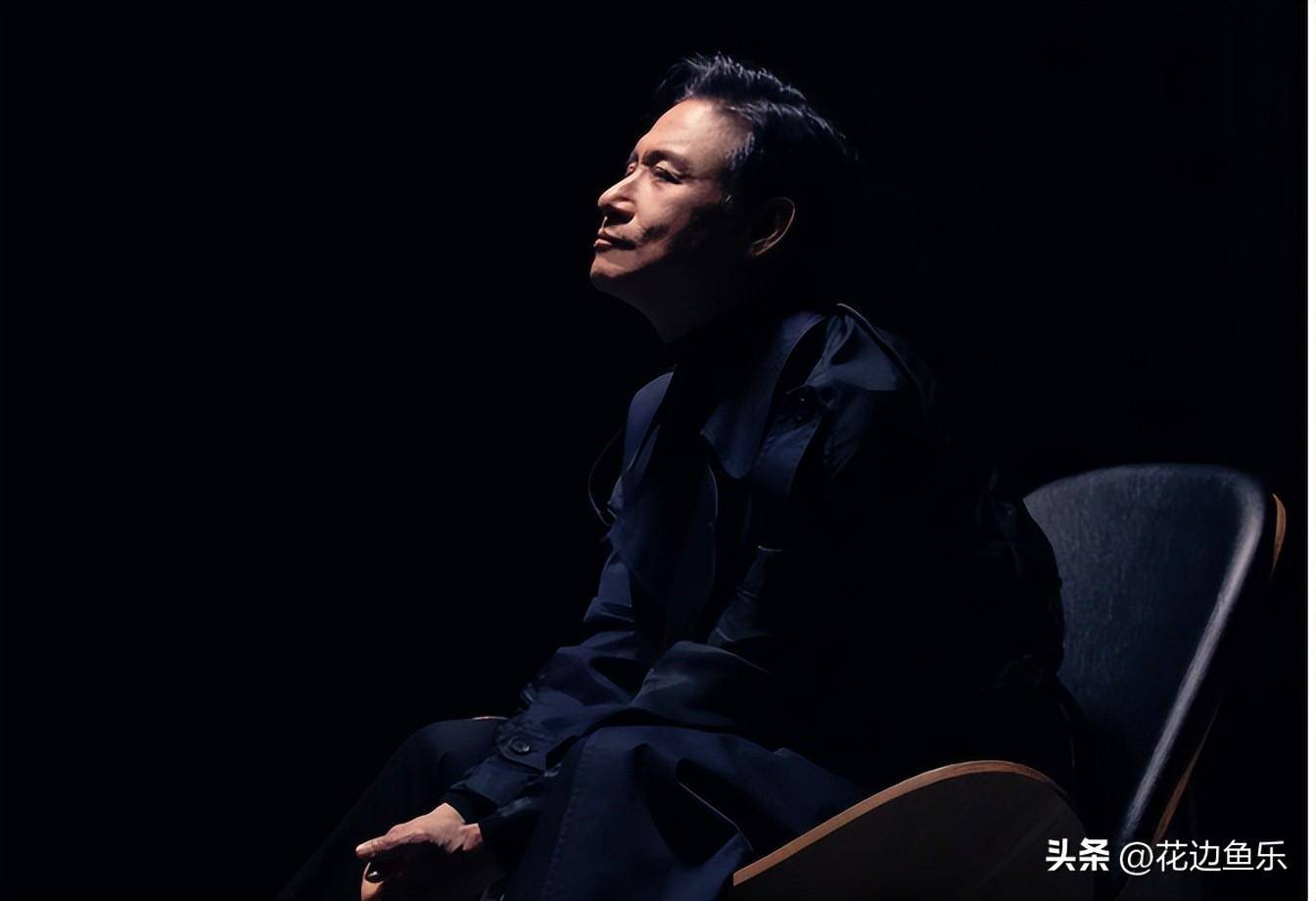 张学友澳门演唱会穿西裤大秀一字马,网友:61岁的是我!_天王_年纪_锻炼