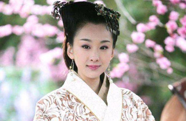 她是《天天有喜》中的白梅瑛,也是《步步惊心》中的孤寂皇后_穆婷婷