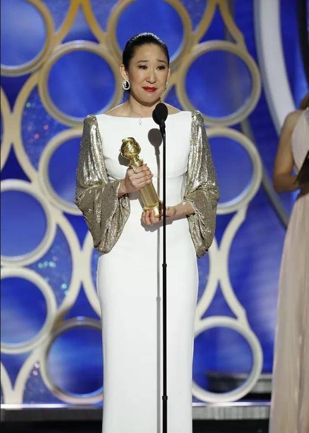 吴珊卓这张东方面孔在金球奖上风光无限,除了用英文感谢父母,她还用