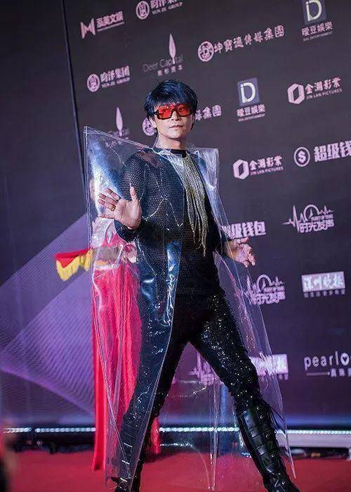 陈志朋_网友_奇装异服