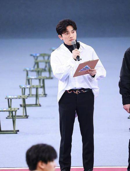 苏有朋晒今日份的照片:46岁依然逆生长,少年感满满似00后小鲜肉_哥哥