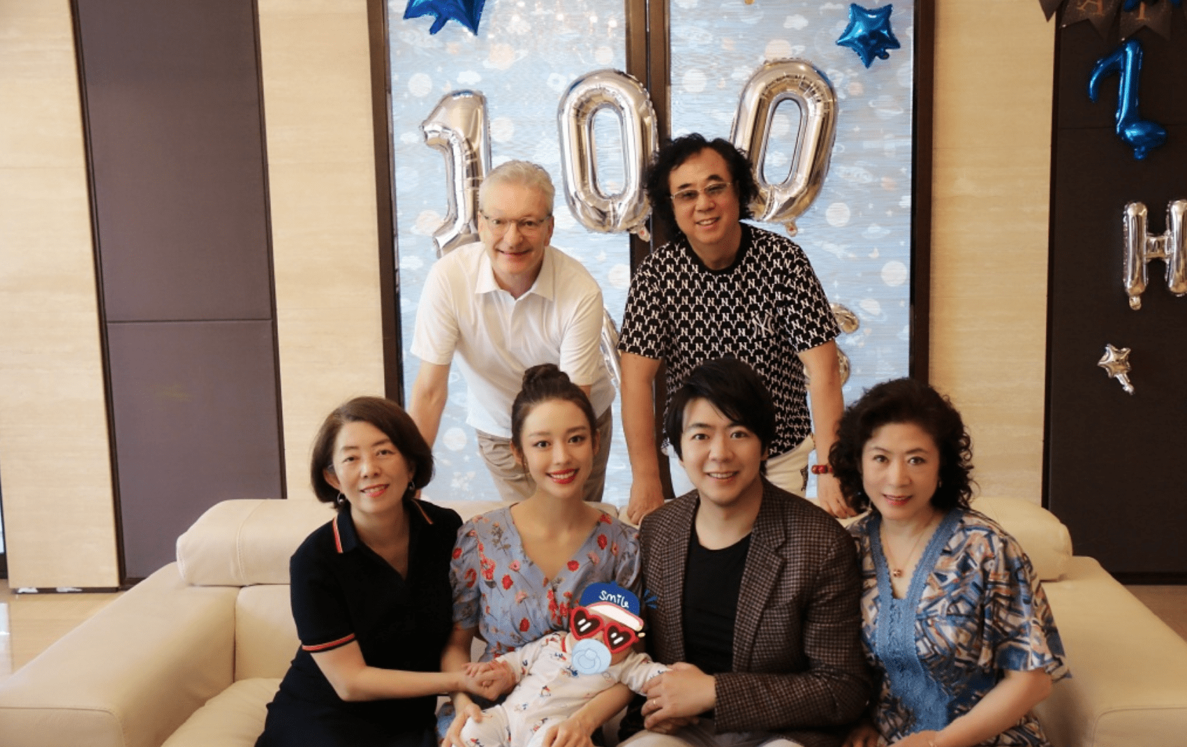 郎朗晒全家福庆40岁生日,与德国岳父罕见同框,2岁儿子长得好高_吉娜