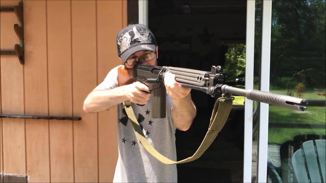 总结来说:奥地利定制版本stg58突击步枪是一款经典的军用武器,具有