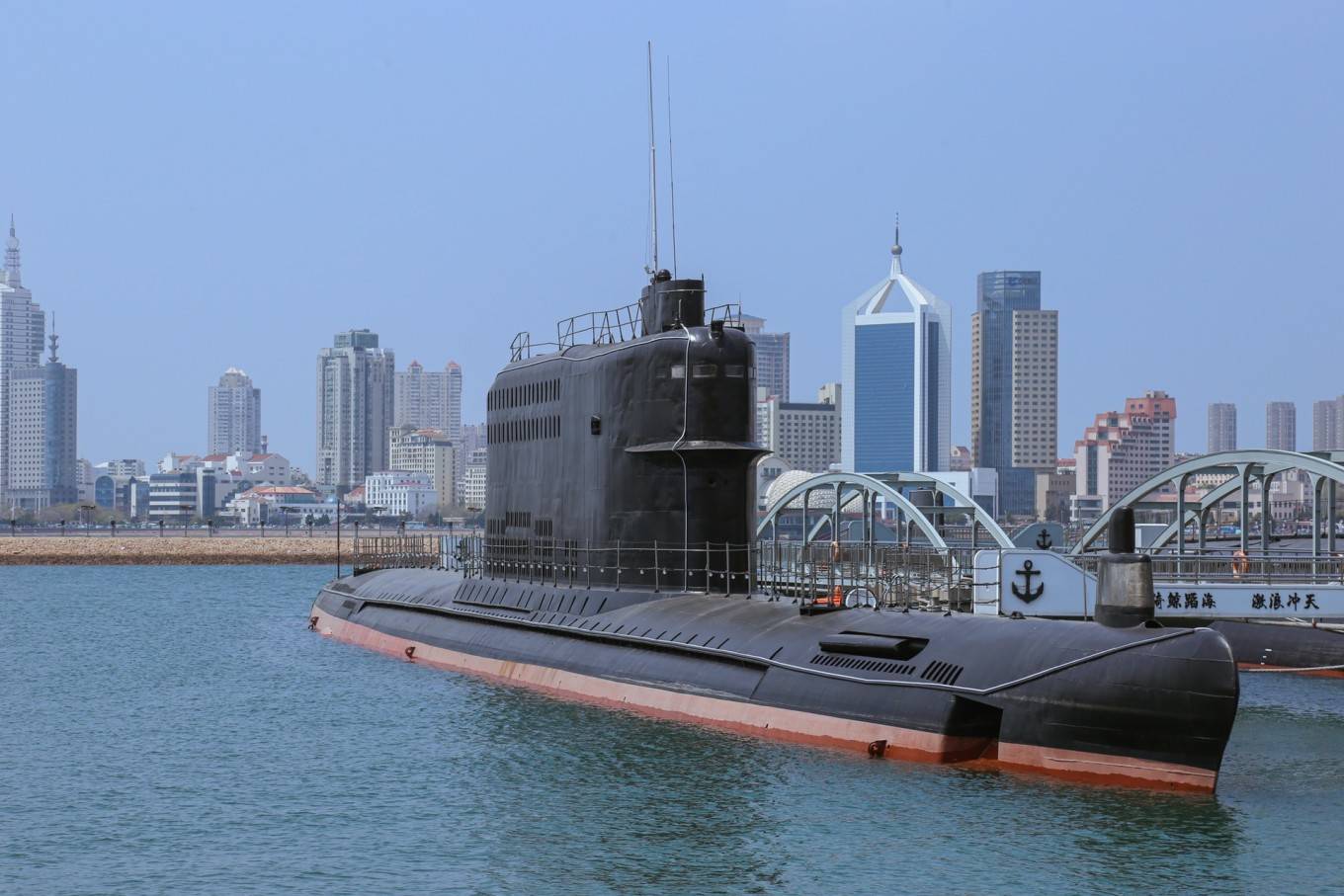 柳东来欢乐颂 海军博物馆_潜水艇_正门_军舰