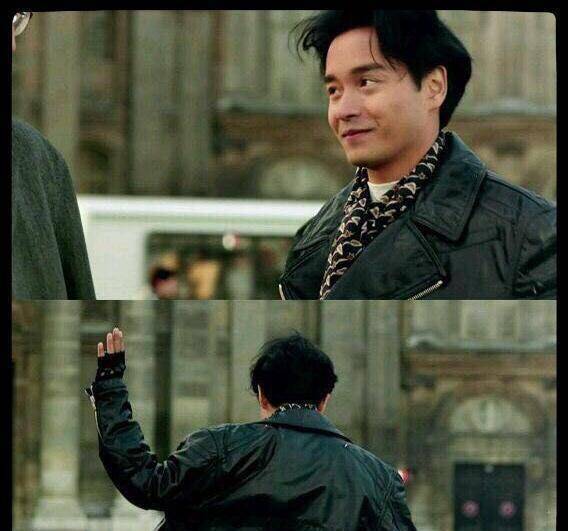 唐鹤德缅怀张国荣发早期剧照,剧中造型不重样,不愧是超级影帝!