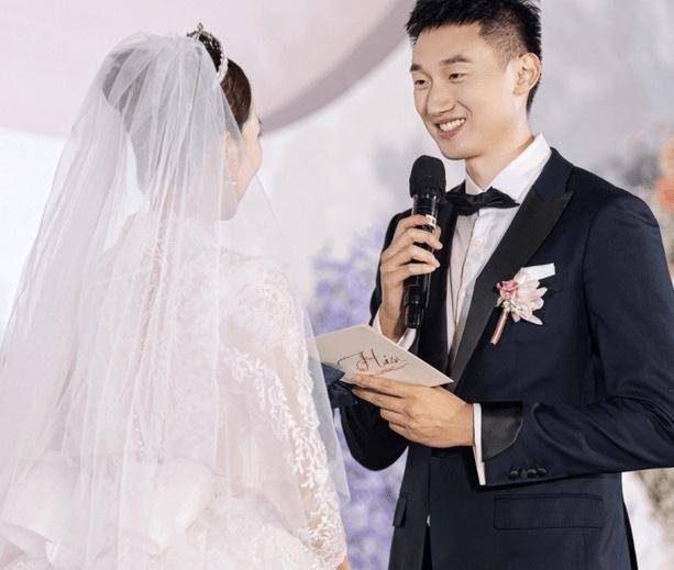 27岁儿子大婚,儿媳颜值气质高,早已生下孙子_李京龙_婚礼_孩子