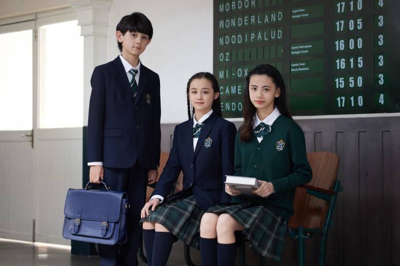 哈芙琳荣登2022"时尚100 "时尚服饰类榜单_校服_校园_服务