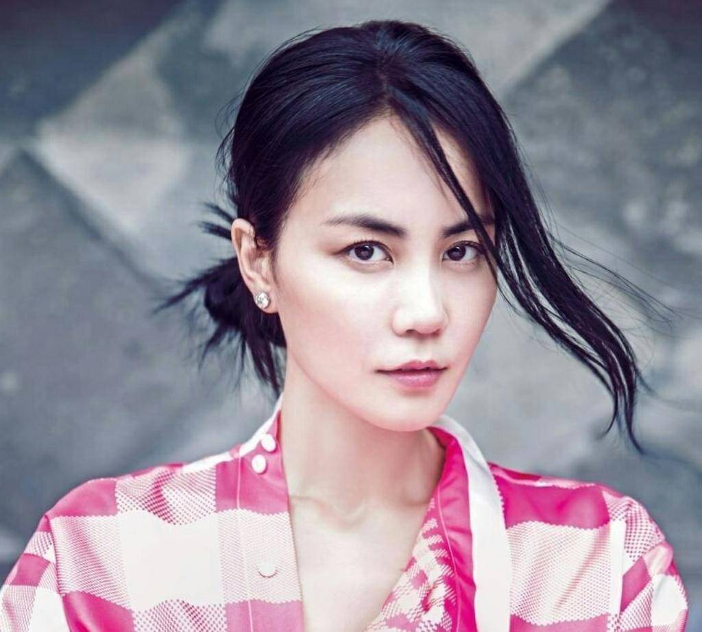 王菲曝光52岁全脸无死角惊艳近照,保持心态才是女人年轻的法宝_福伊