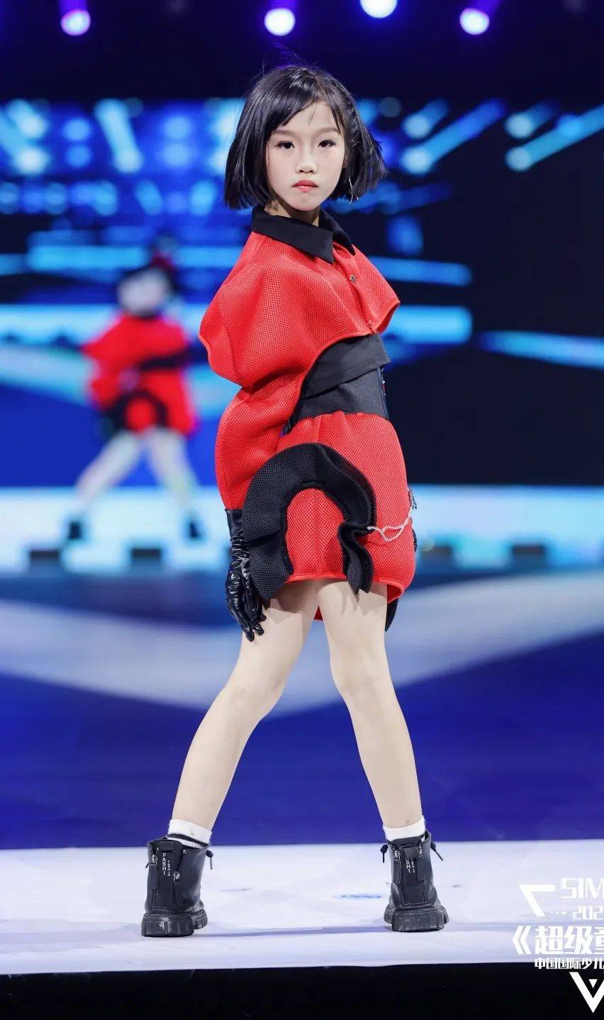 【少儿组冠军-刘梓莹】第四届《超级童模》广东总决赛_星酷_深圳市