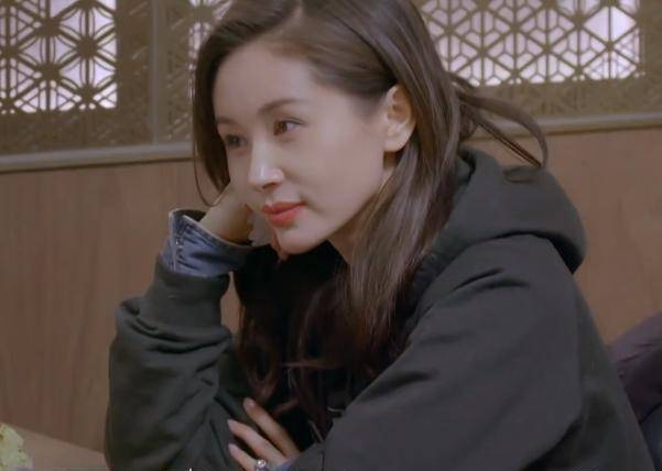 王子文谈初恋并坦言有个孩子,看到新男友反应,这时候装什么绅士_永恩