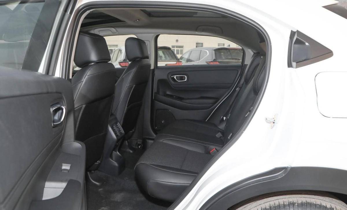 5l动力平顺,轴距2610mm,解析2023款本田缤智_搜狐汽车_搜狐网