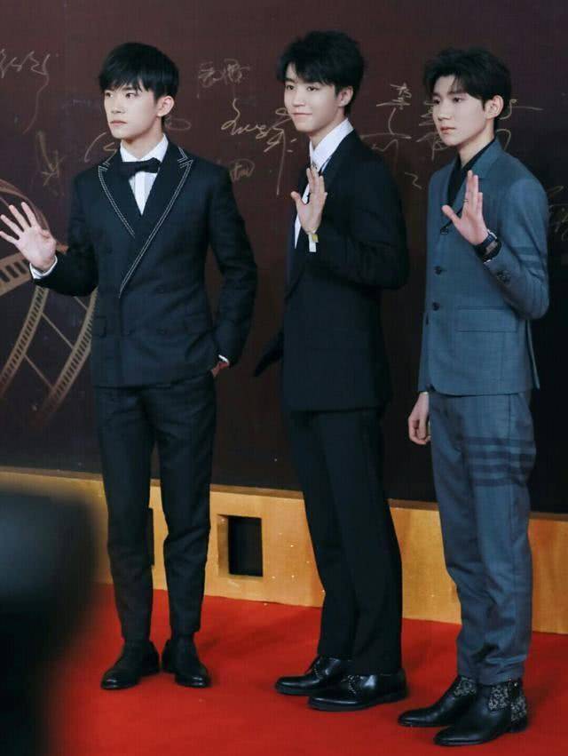 王俊凯在找你俩,你们不在大哥有点慌_时代_青年_男孩