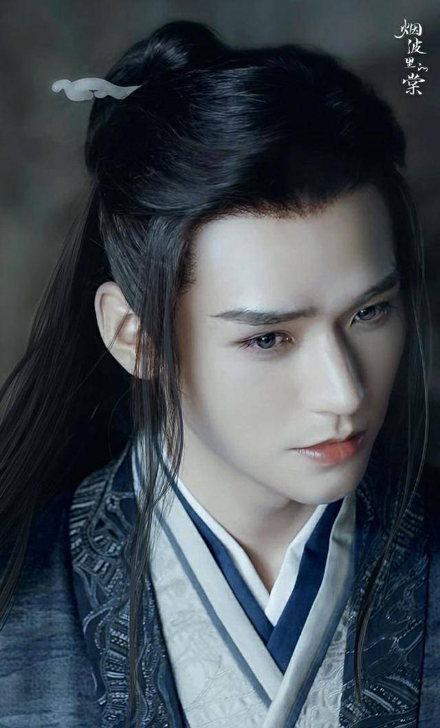 这个人就是凭借《山河令》大受观众喜爱的温客行扮演者龚俊.