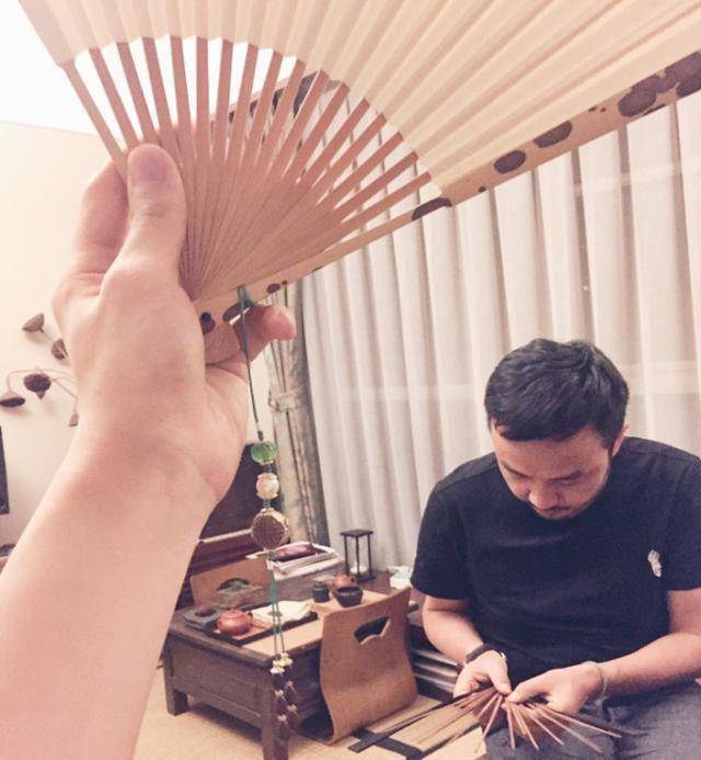 汪涵怒骂王一博粉丝有病,从这五个方面可以看出,汪涵很古板_反应_支持