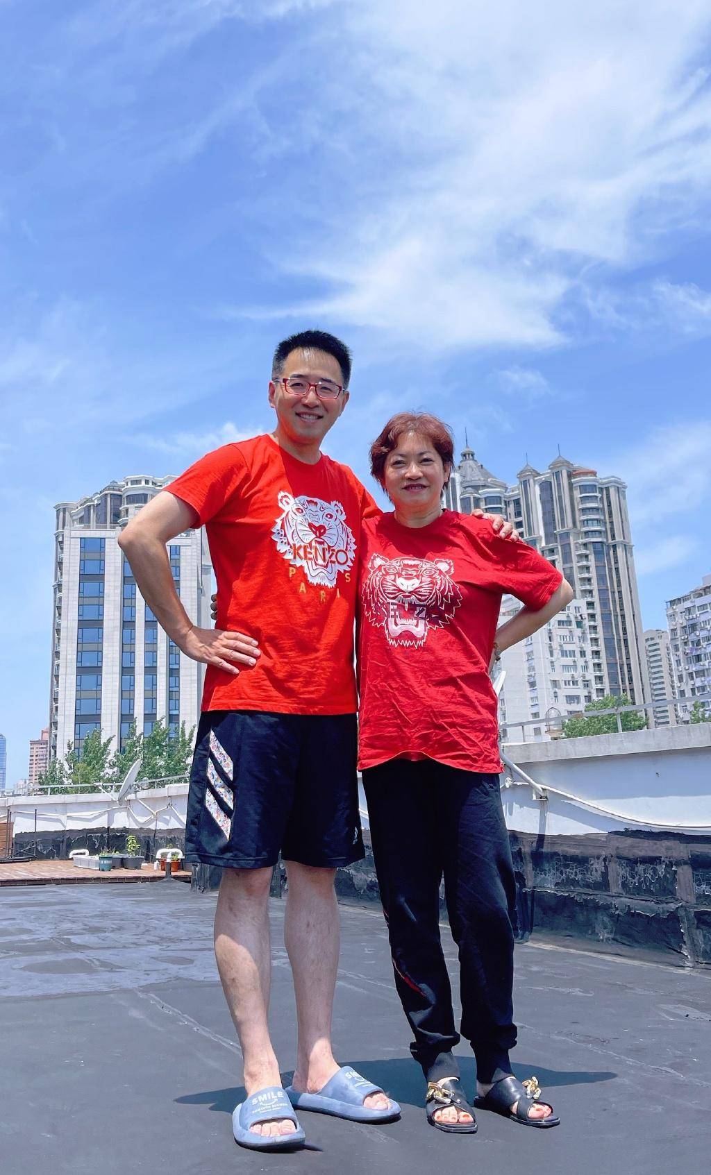 山河令制片人马韬肝病离去,和多位顶流合作,生前露面照变瘦很多_网友