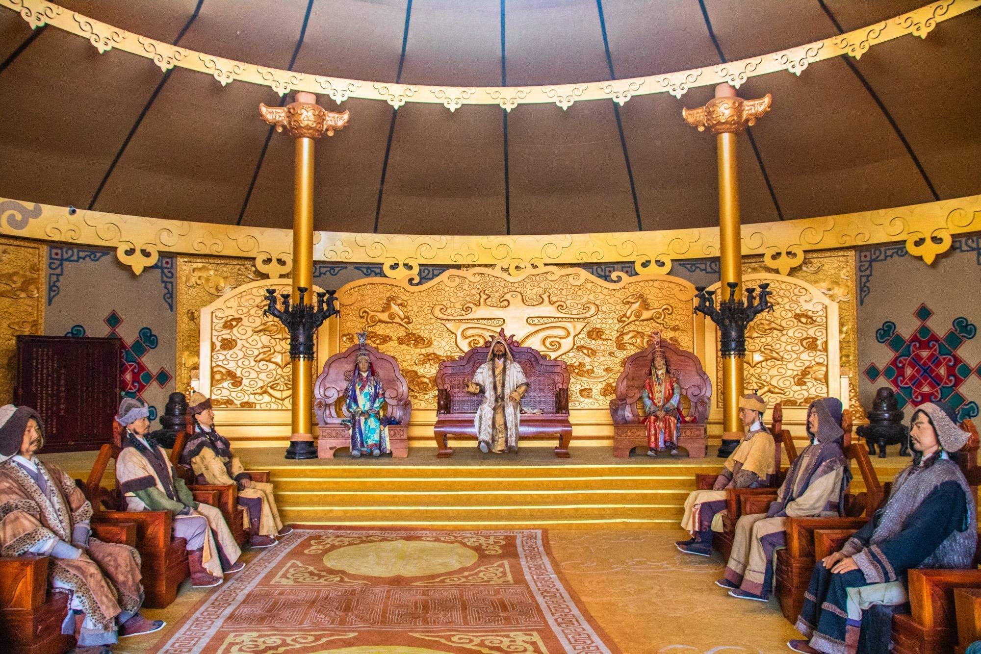 想想当时游牧民族作战时,住所和宫殿都随着军队一起移动,如此庞大而