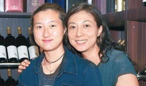 吴绮莉为"小龙女"不再结婚生子 时隔20年否认与赵文卓恋爱过_男友_小