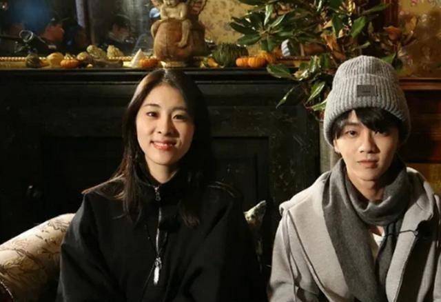 华晨宇晒庆生照收获孩子妈点赞,张碧晨细看照片疑有深意_女方_账号