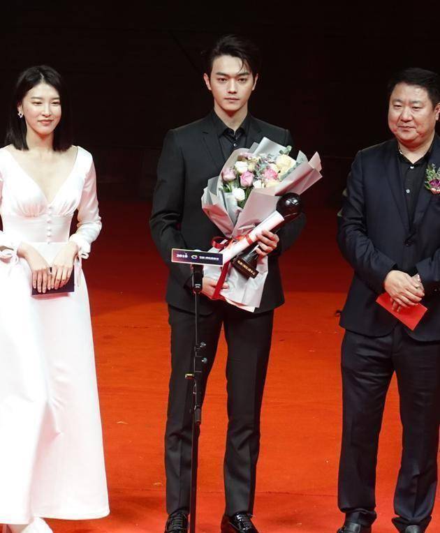 吴谨言许凯获最佳男女主,王一博得安慰奖,"文荣奖"自娱自乐?