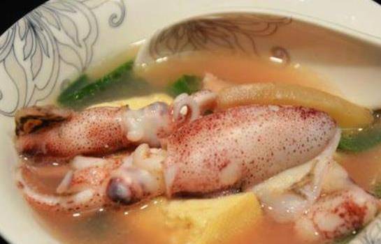 胶东名菜——笔管鱼炖豆腐,味道鲜美,操作简单,赶快动手做吧