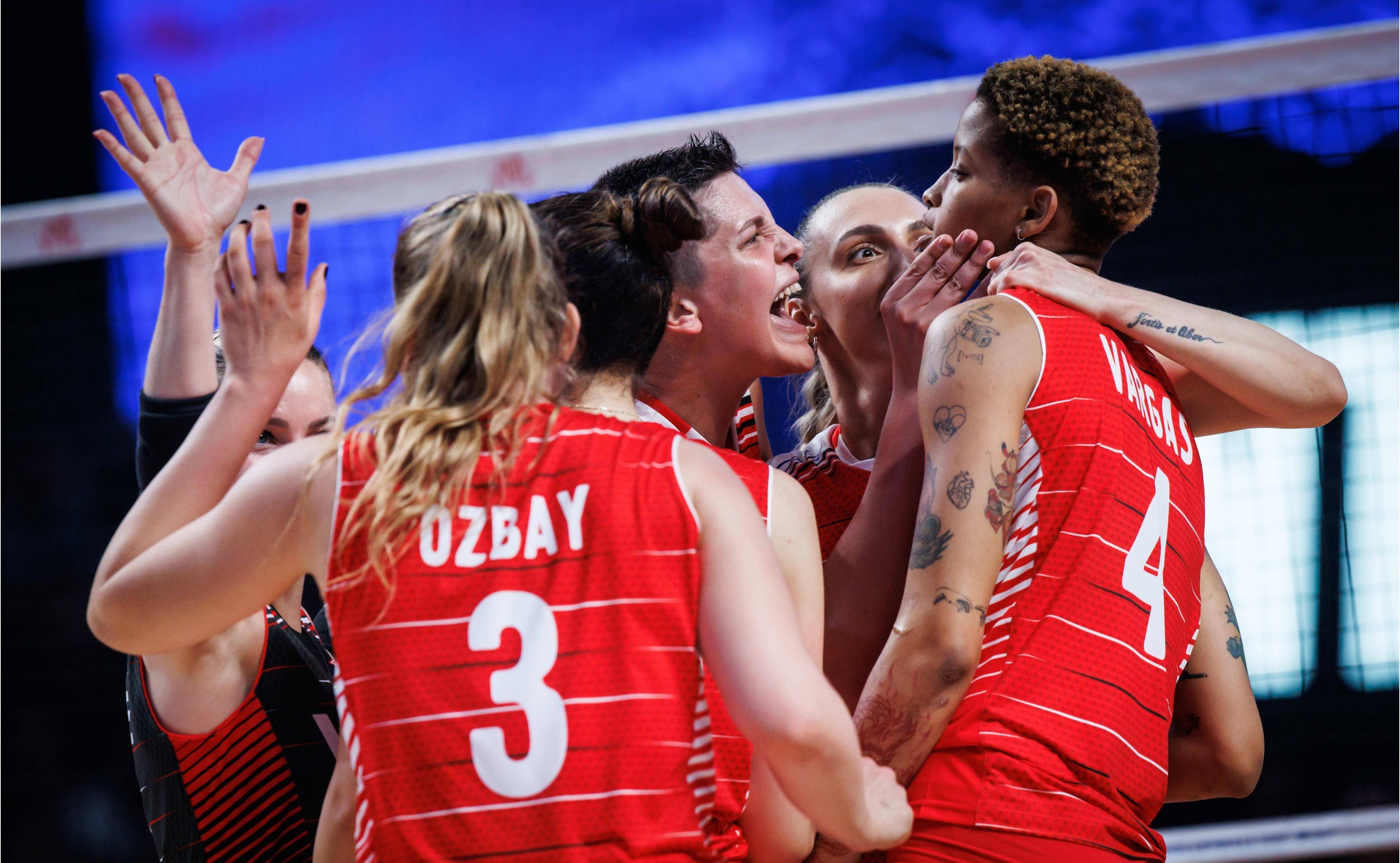 欧洲女排横扫取胜,归化豪门拿到17分,超越李盈莹_巴尔加斯_加拿大