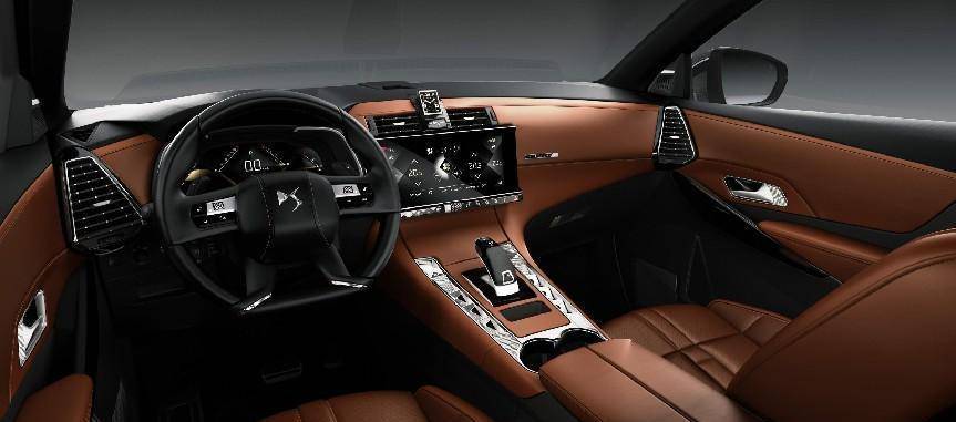 ds4的内饰样貌说实话没有此前的ds7车型显豪华,比较常规,不过内饰用料