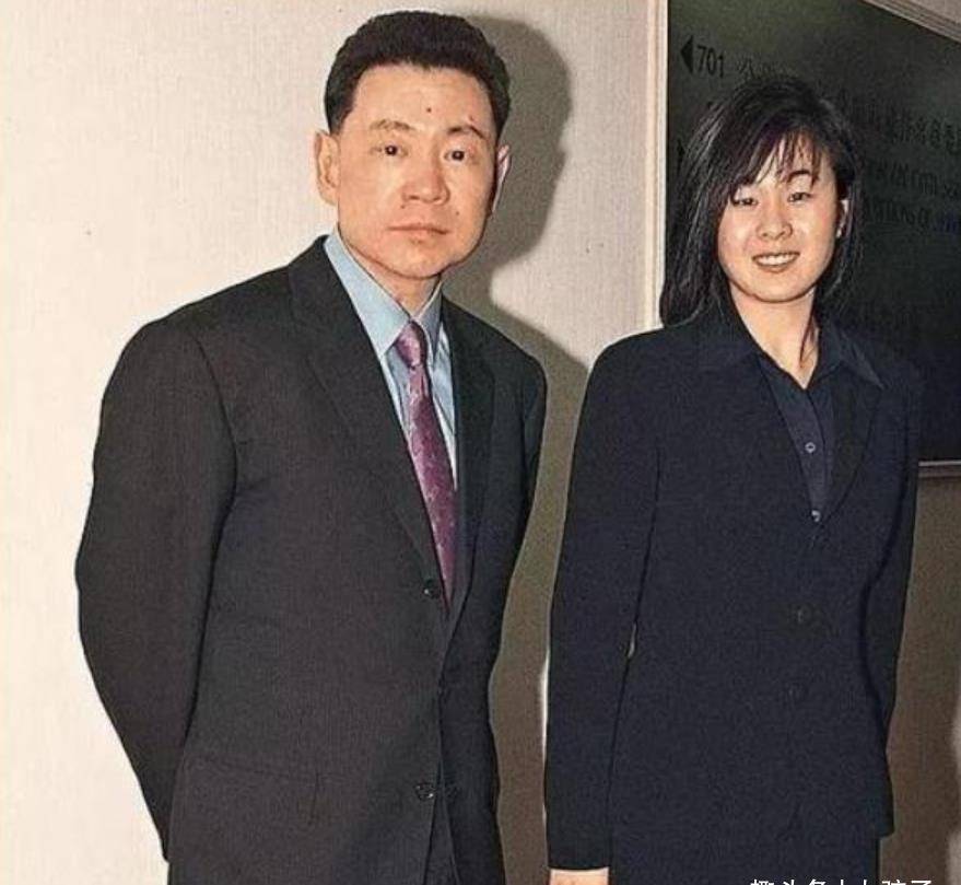 刘銮雄历任女友盘点,蔡少芬替母还债最可怜,他成最大赢家_母亲_女明星