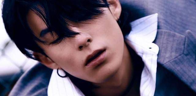 小生被女演员揩油_资源_男星_王鹤