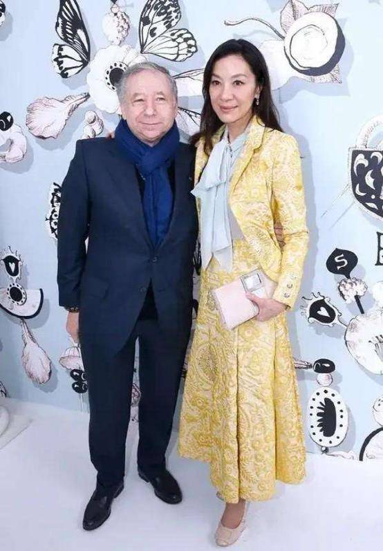 杨紫琼和老公一起来,穿大衣真大方,76岁的富豪老公老了却很帅_气质