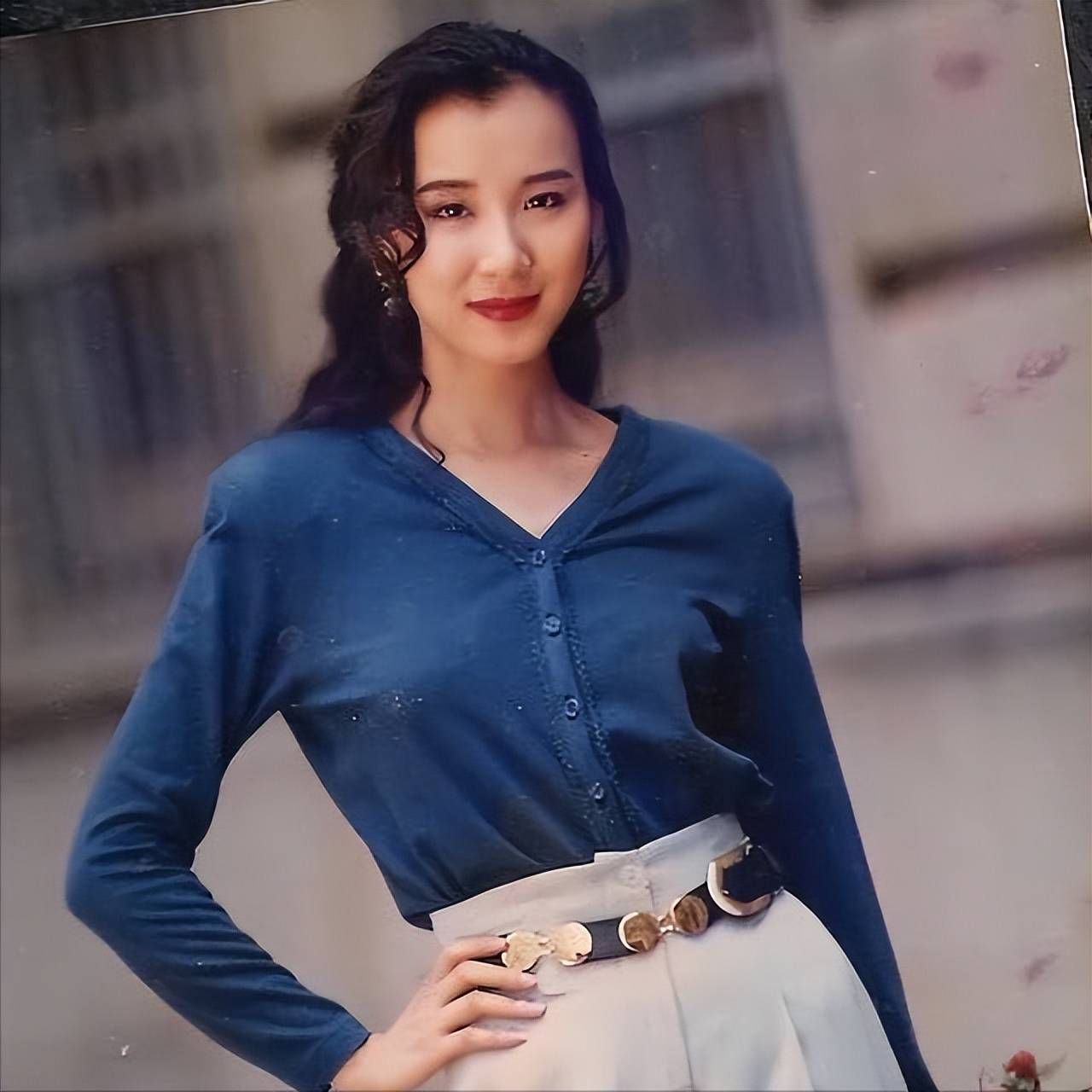 内娱女星的畸形审美,让"蔡明化"成为常态,个个整的一言难尽_胡静