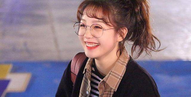 徐梦洁发文称自己喘不过气,看到她的公司后,粉丝开始担心刘雨昕_火箭