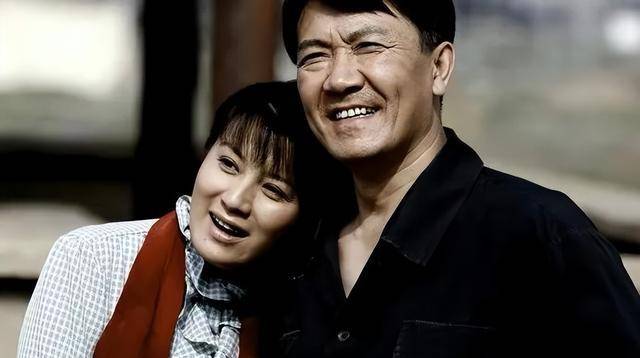 李幼斌儿子李小珂:弟弟被宠成宝,自己38岁还未结婚