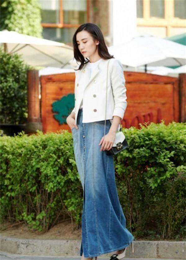 小宋佳身高172cm,是标准的衣服架子,对服装的搭配有品位有感觉,任何一