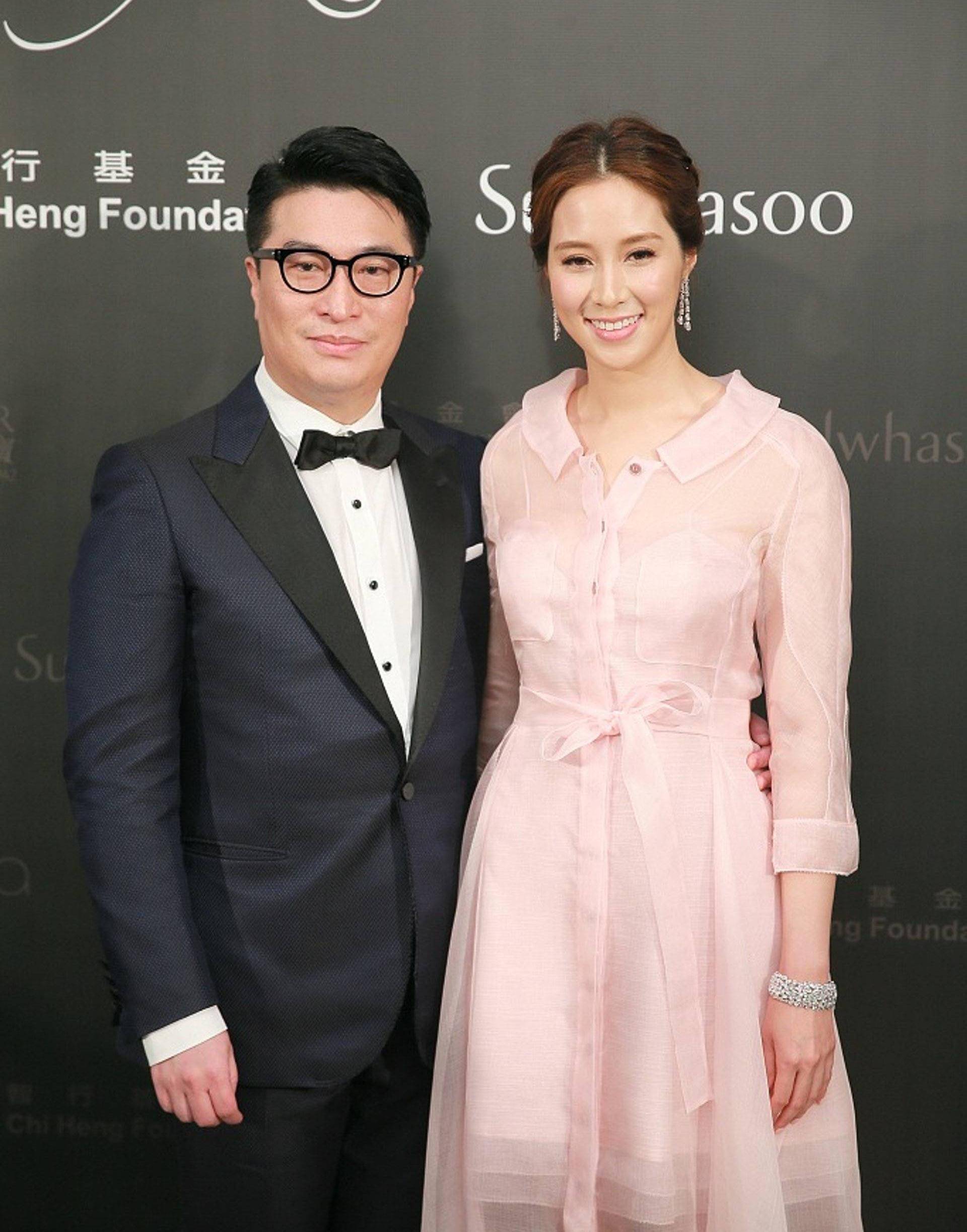 徐子淇为名媛好友庆生,打造顶级贵妇聚会,郑裕彤孙媳妇低调现身_林丽