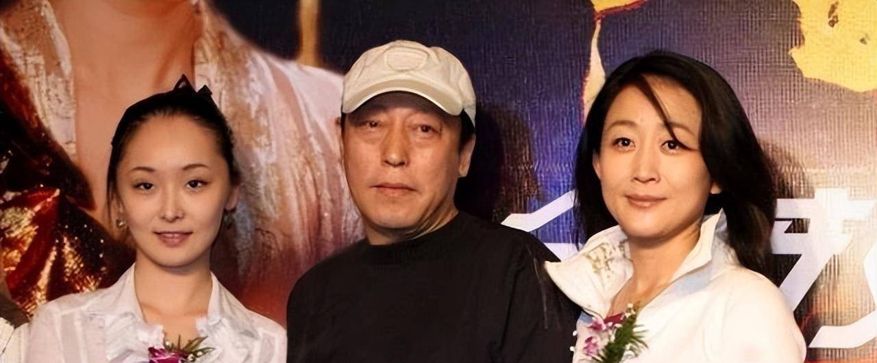 原来她才是倪大红的老婆,也是倪萍的亲妹妹_衣服_领口_女人