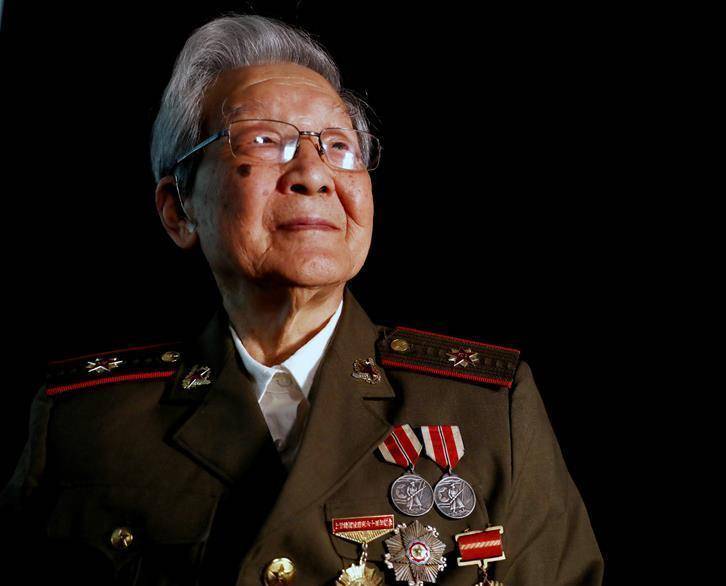 传奇"兵王"胡修道:上甘岭初战一日歼敌280人,孤身退敌41次_英雄_敌人