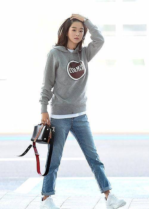 徐睿知平时看着真像个学生,五官清秀也没有狠劲,感觉挺柔情的_牛仔裤