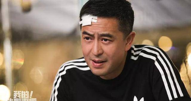 拍了20年戏没红的他,人到中年凭啥成为男女老少都喜欢的"二叔"_张嘉译