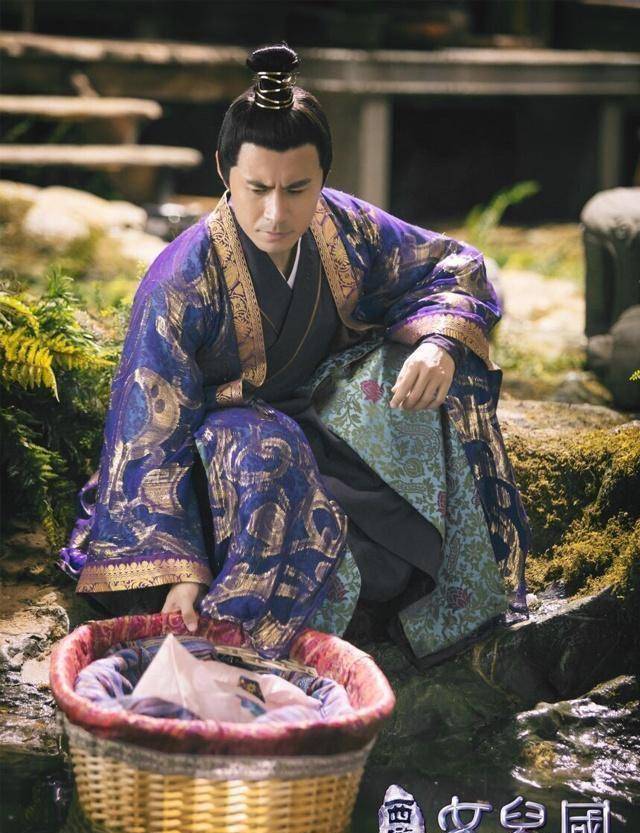 一首歌让他成男神级歌手,现在成这样,网友却还期待他出新歌_黄征_爱情